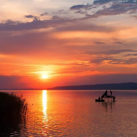 Beachfront Balatonmariafuerdo 19542 Σπίτι διακοπών Balatonmáriafürdő