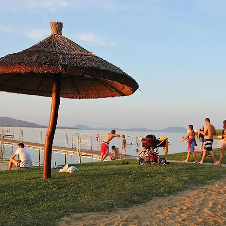 Beachfront Balatonmariafuerdo 19542 Σπίτι διακοπών Balatonmáriafürdő