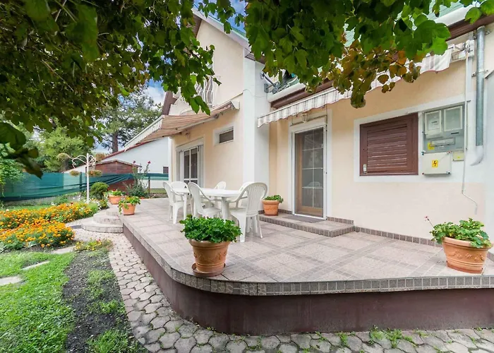 Beachfront Balatonmariafuerdo 19542 *