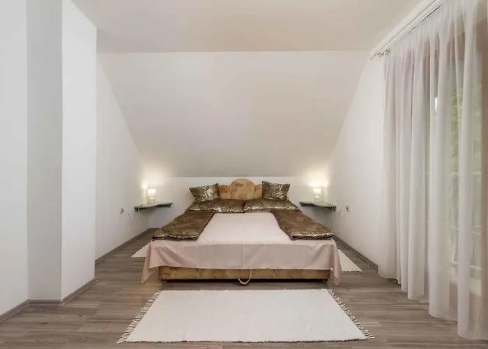 Σπίτι διακοπών Beachfront Balatonmariafuerdo 19542