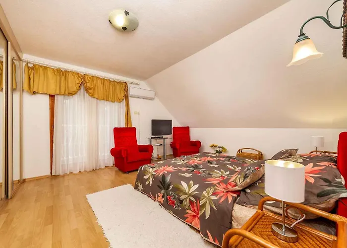 Beachfront Balatonmariafuerdo 19542 * Balatonmáriafürdő