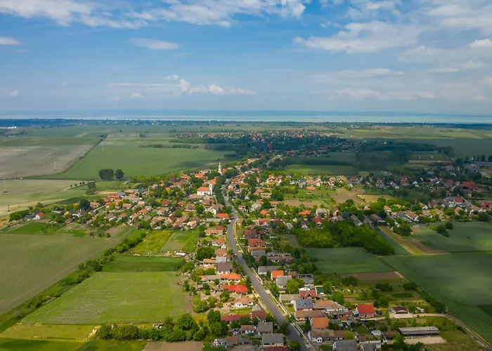 Beachfront Balatonmariafuerdo 19542 בית נופש Balatonmáriafürdő