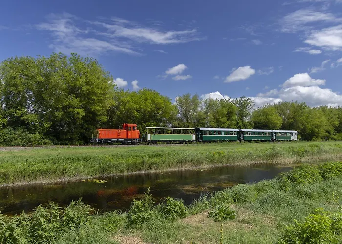 Beachfront Balatonmariafuerdo 19542 בית נופש *