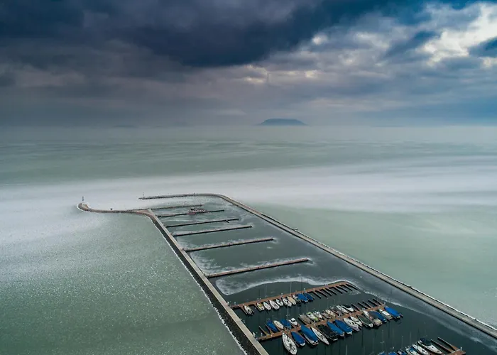 Beachfront Balatonmariafuerdo 19542 *