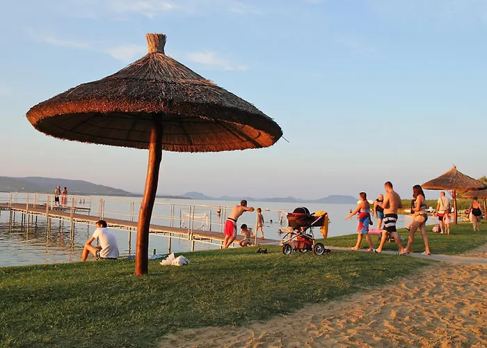 Beachfront Balatonmariafuerdo 19542 בית נופש Balatonmáriafürdő